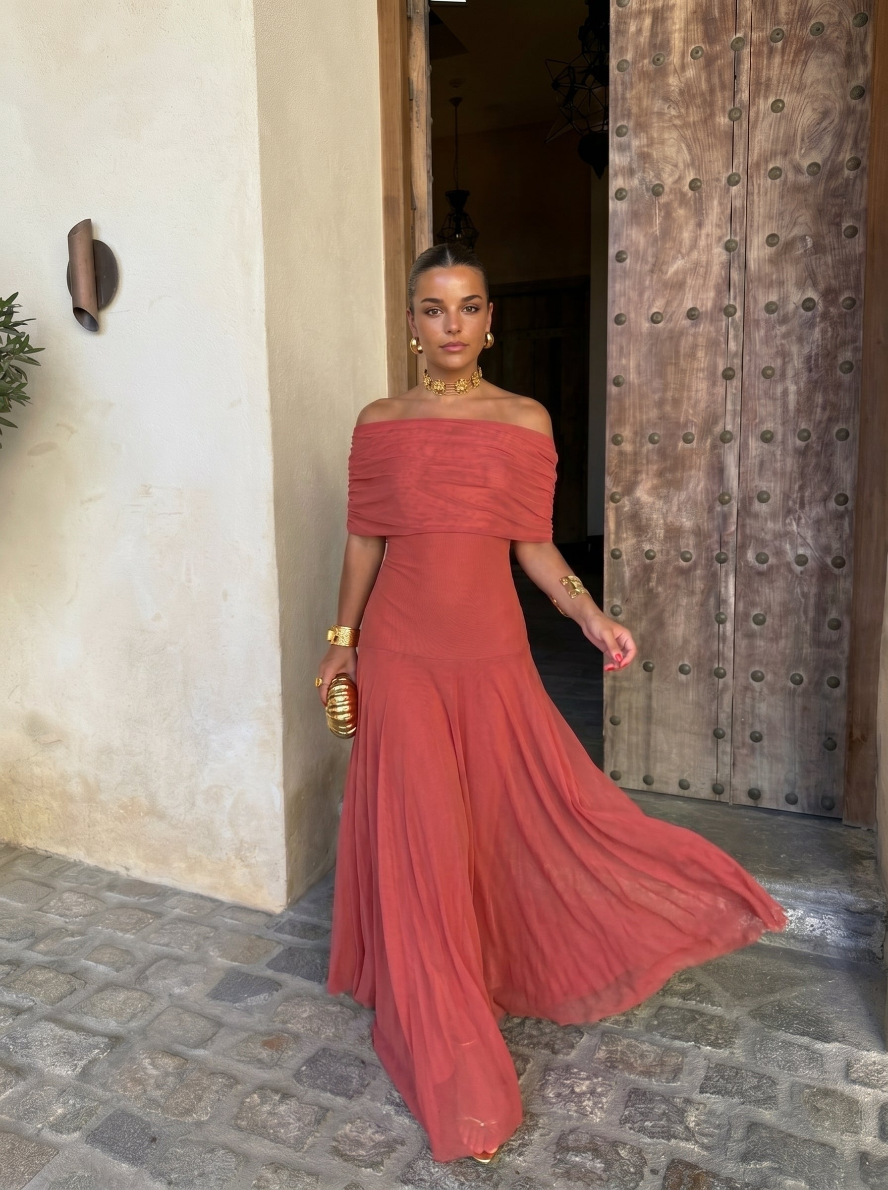 Elegant strapless mesh dress