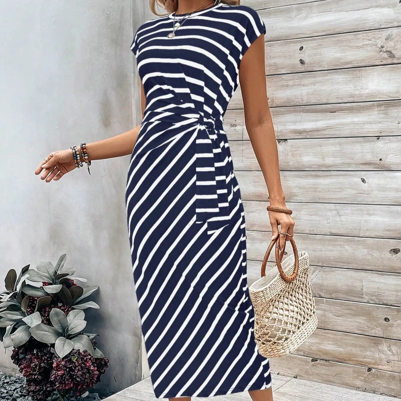 Women's Knot Bodycon Dress – Leopard print, tummy-flattering knot
